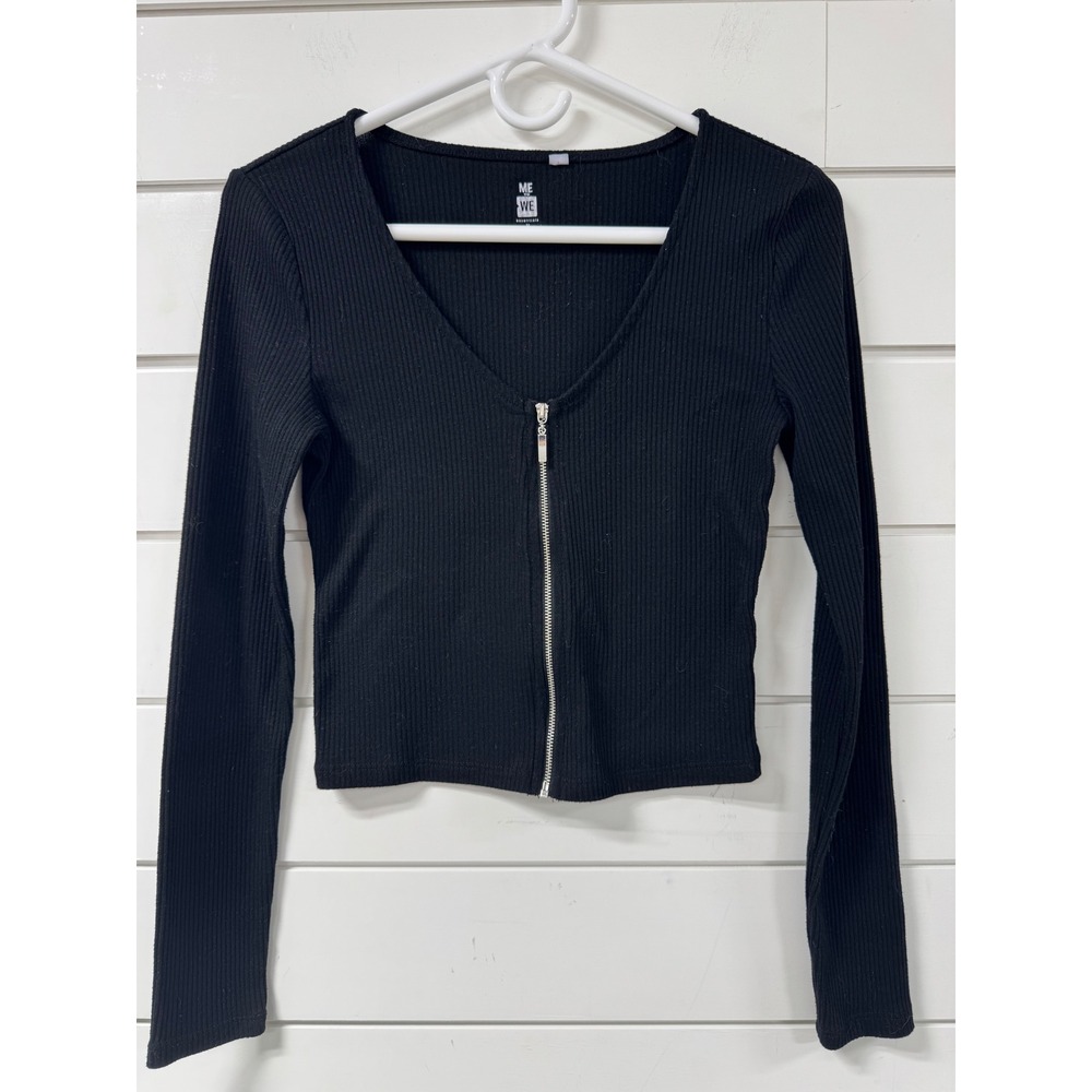 Me To We Essentials Black Ribbed Zip Front Long Sleeve V-Neck Crop Top Medium